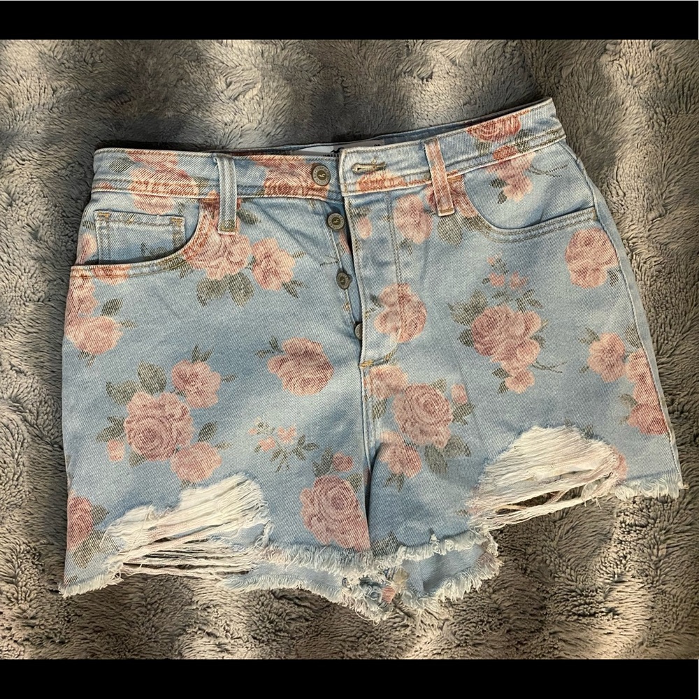 Curvy Ultra High Rose Mom Short 3” NWT
